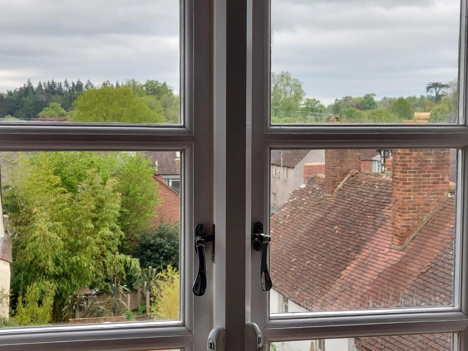 Ludlow Town Centre Apartments Екстериор снимка