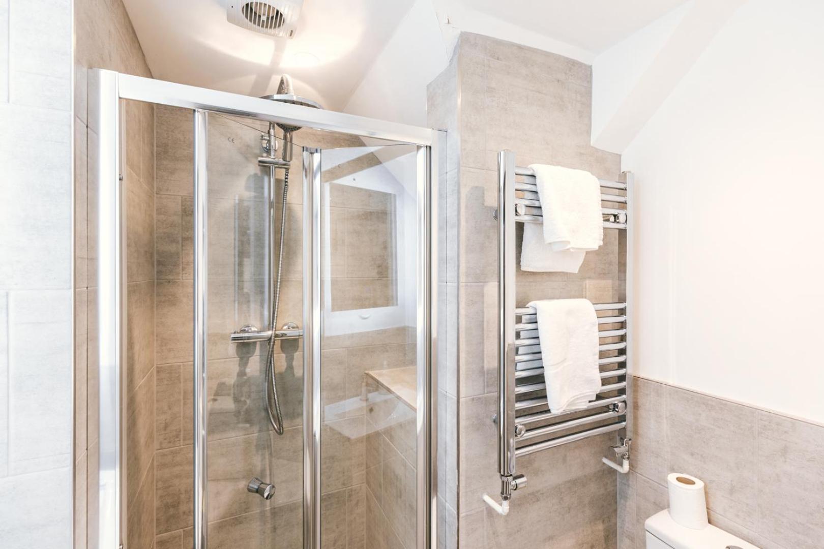 Ludlow Town Centre Apartments Екстериор снимка