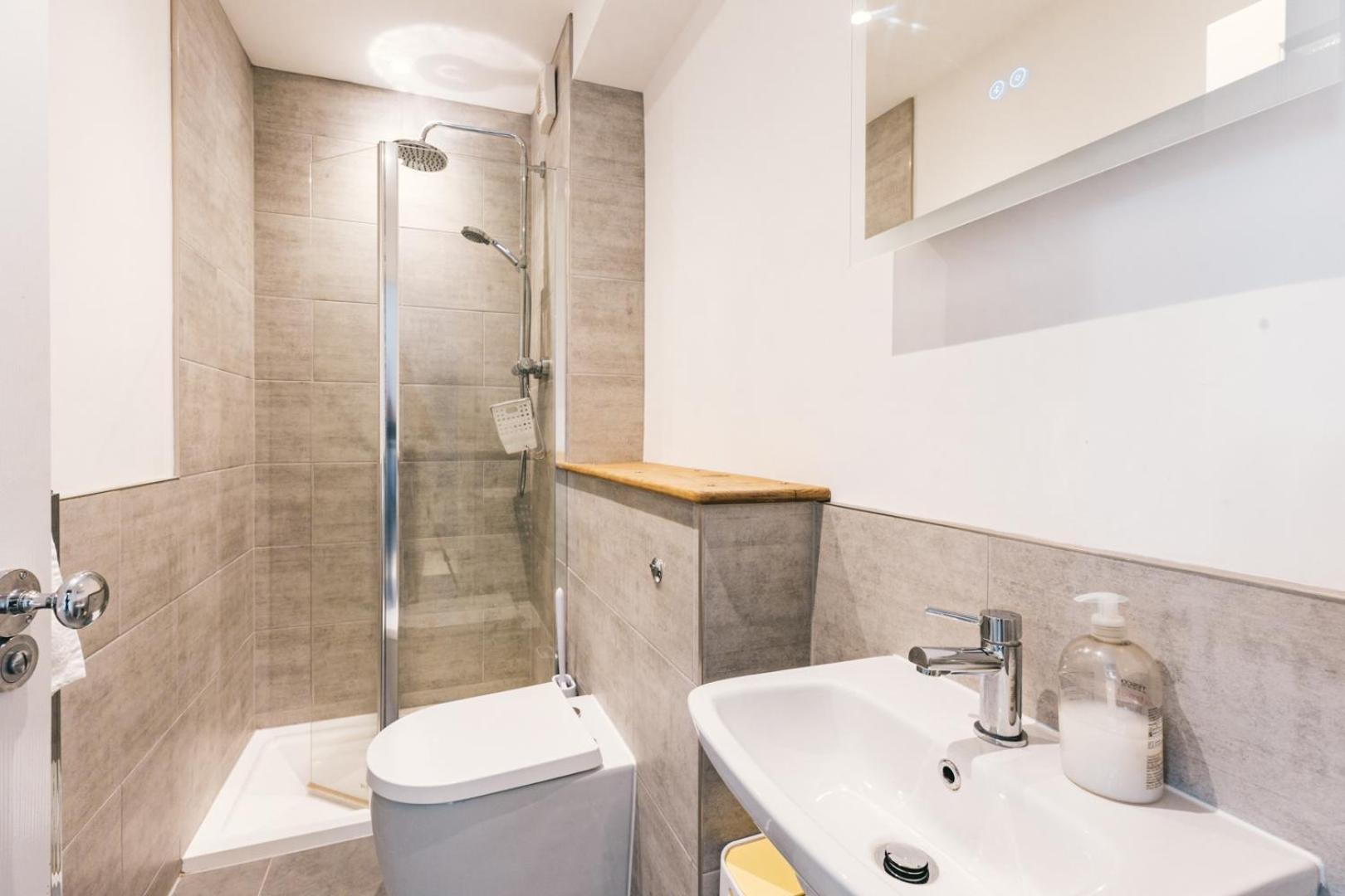 Ludlow Town Centre Apartments Екстериор снимка